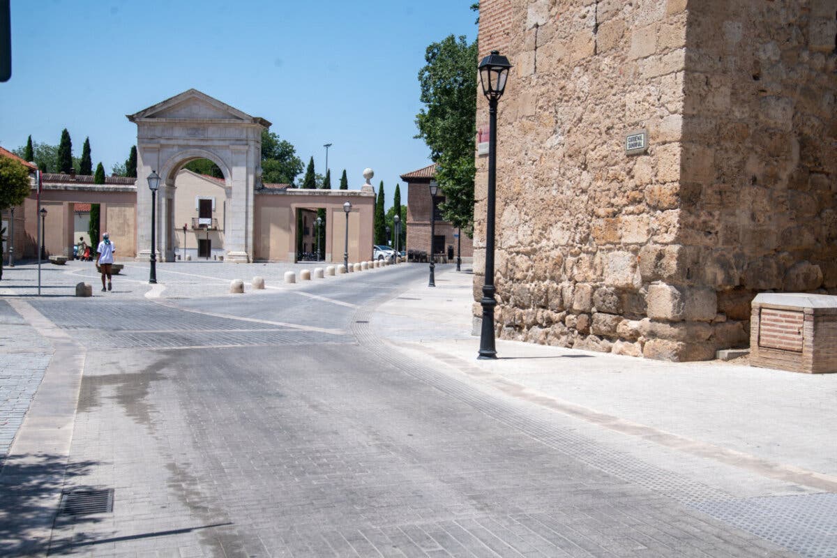 Alcalá presenta el nuevo aspecto del entorno de la Puerta de Madrid tras la implantación de la Zona de Bajas Emisiones