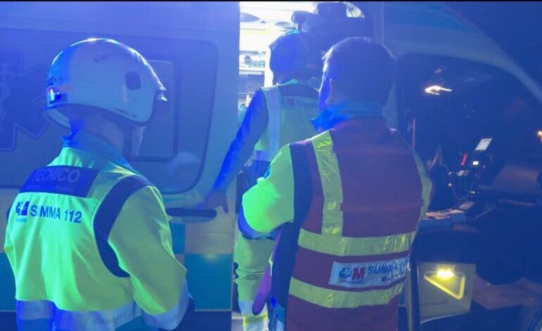 Apuñalan a un hombre con una catana en una calle de Parla 