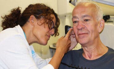 Otorrinos del Hospital de Torrejón advierten de los riesgos para los oídos en verano