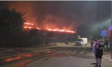 Extinguen un incendio de pasto esta madrugada en Arganda del Rey
