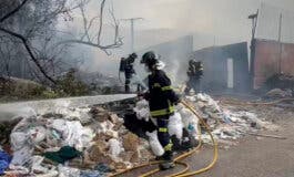 Controlado un incendio declarado esta tarde en una chatarrería en la Cañada Real