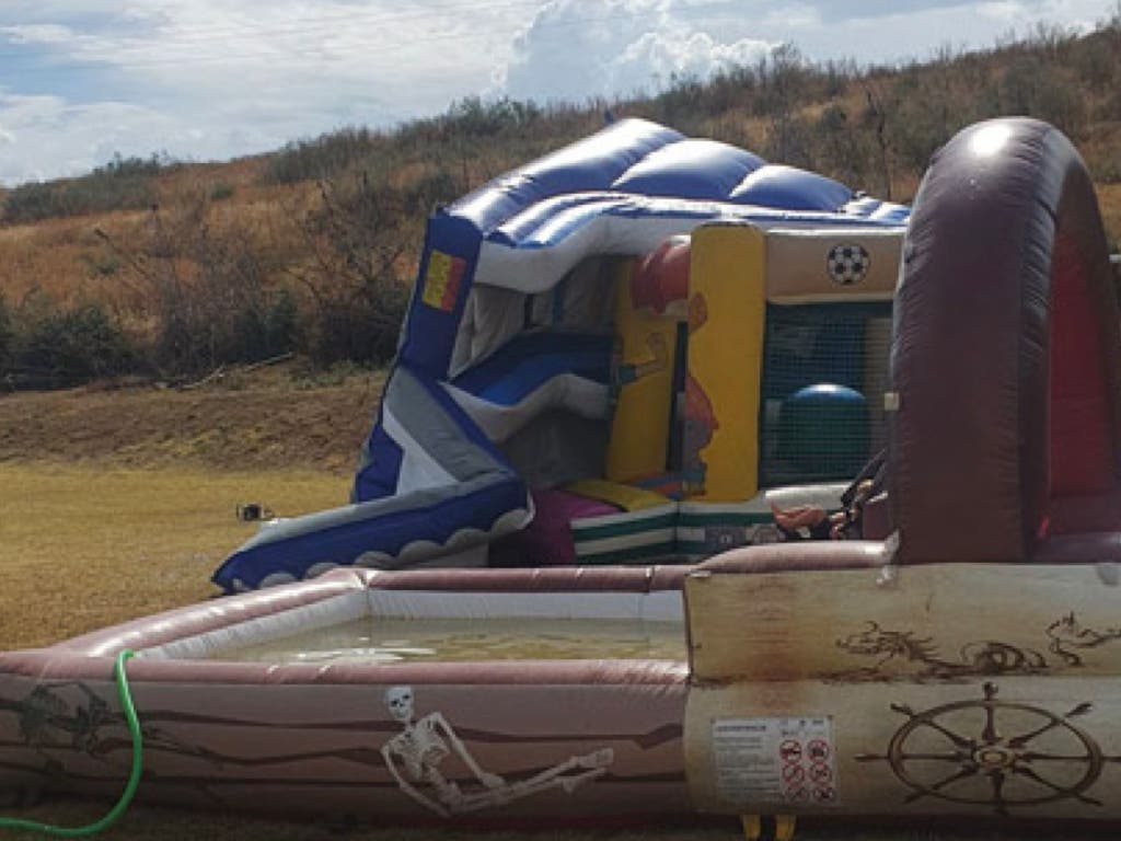Herida una niña de 12 años tras salir volando un castillo hinchable en Torrejón del Rey
