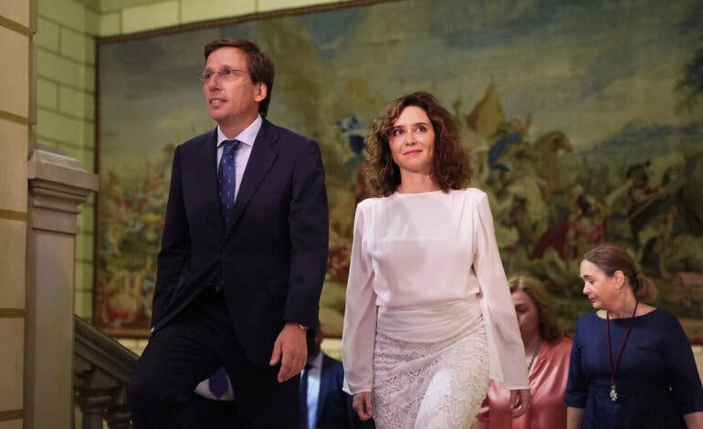 Ayuso pide al Gobierno reforzar el control en Barajas por la viruela del mono