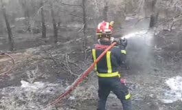 Continúa la extinción del incendio de Rivas que obligó a desalojar viviendas esta madrugada