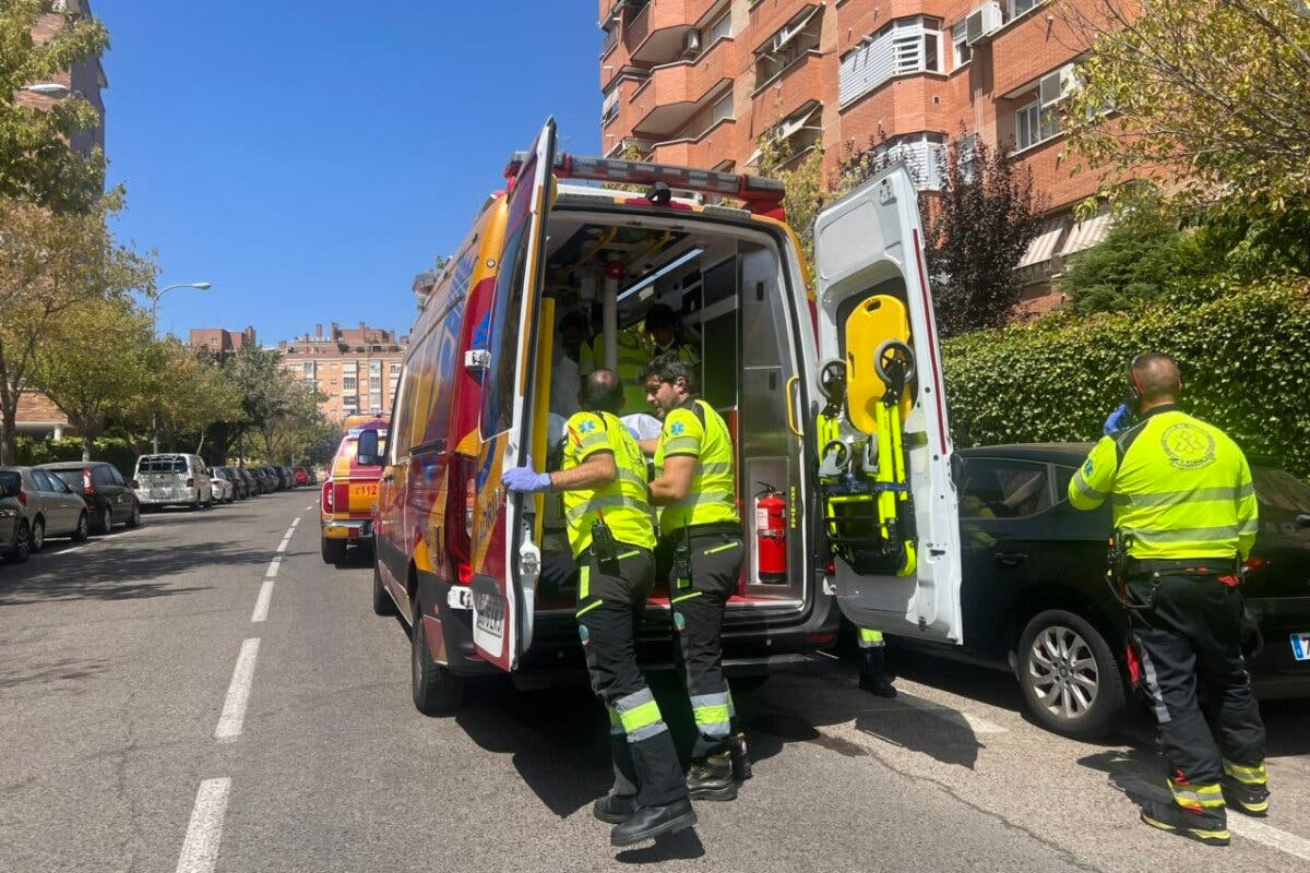 Grave un hombre de 70 años tras sufrir un golpe de calor en una calle en Madrid