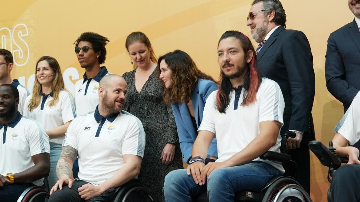 Ayuso viajará este martes a París para acompañar a los 36 deportistas madrileños que competirán en los Juegos Paralímpicos