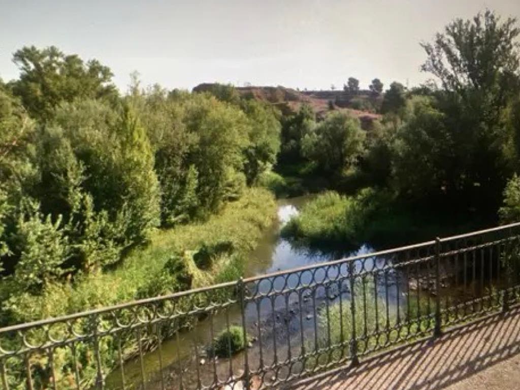 Hallan flotando en el río Henares un cadáver en avanzado estado de descomposición