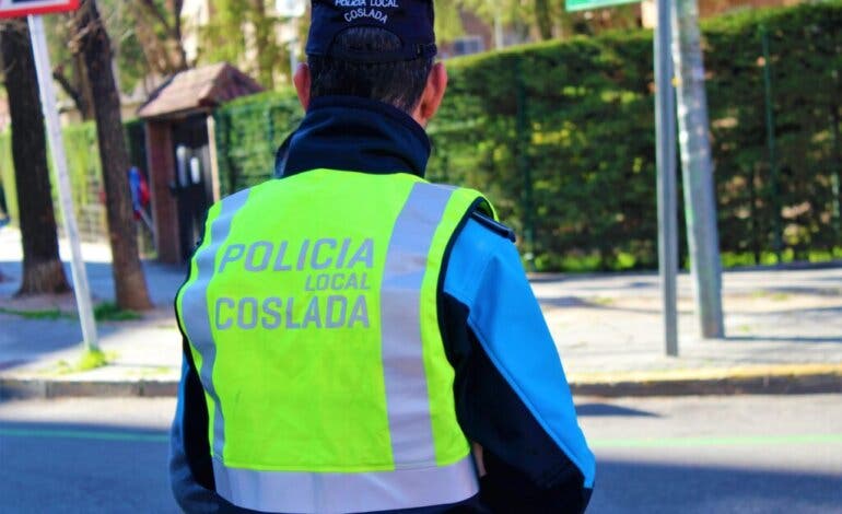 Un hombre sufre una parada cardiorrespiratoria en una empresa de Coslada y la Policía le salva la vida