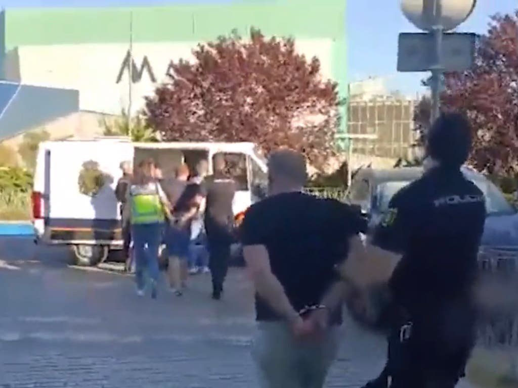 Detenidos en Alcalá de Henares por robar en pisos que marcaban previamente con silicona