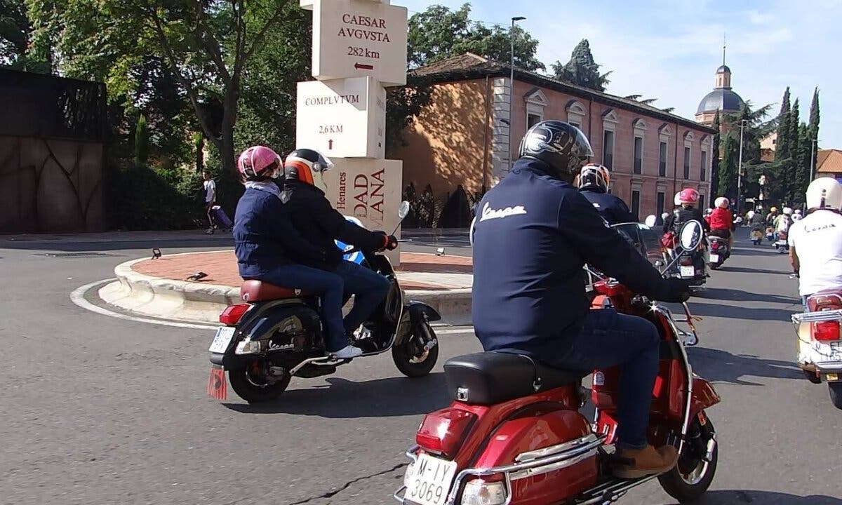 200 vespas volverán a tomar este sábado las calles de Alcalá de Henares