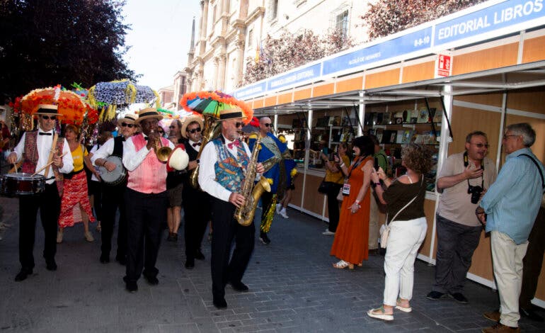 Este sábado abre al público la Feria del Libro Antiguo y de Ocasión de Alcalá de Henares   