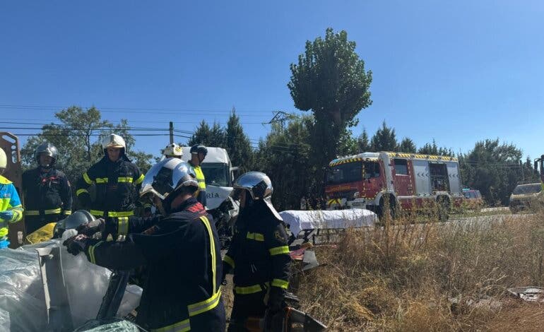 Dos heridos graves al chocar un coche y una furgoneta en la M-111, entre Fuente el Saz y Algete 