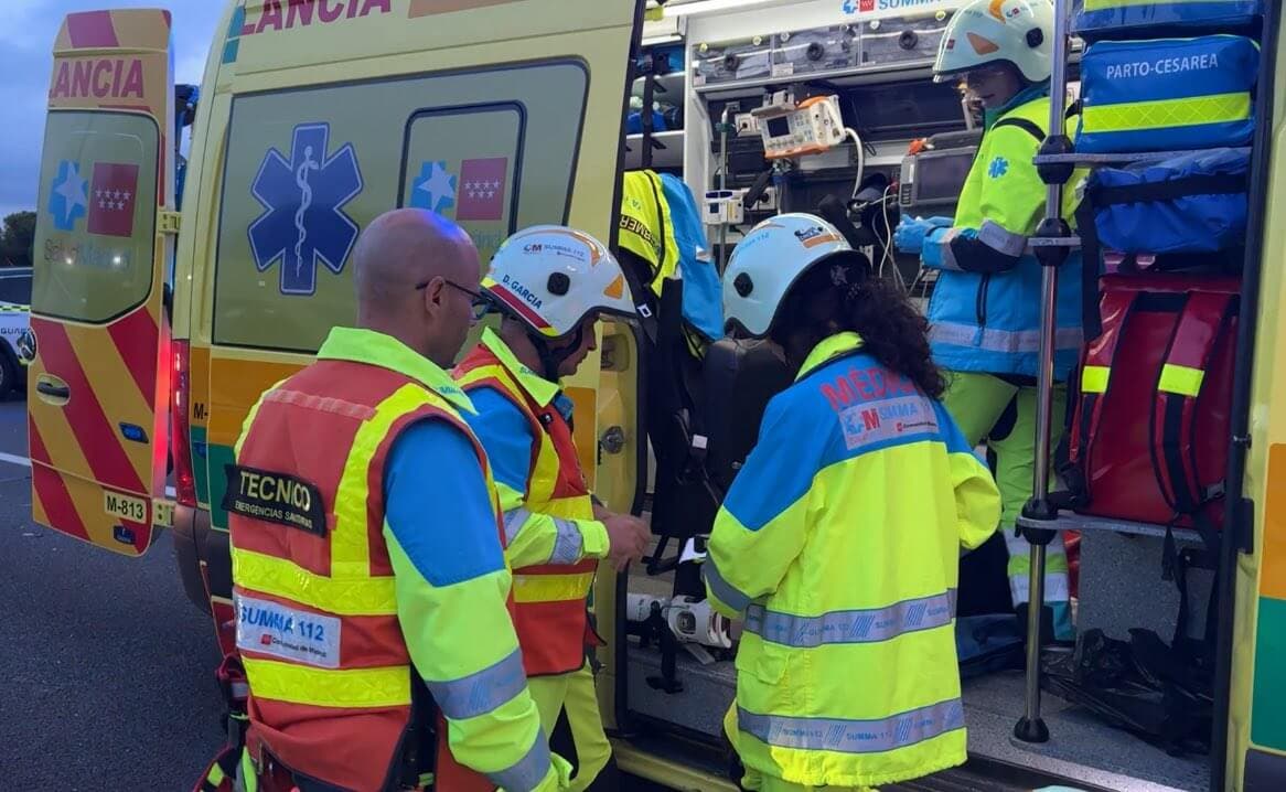 Muere una joven de 19 años atropellada en la A-6 por un vehículo que se ha dado a la fuga