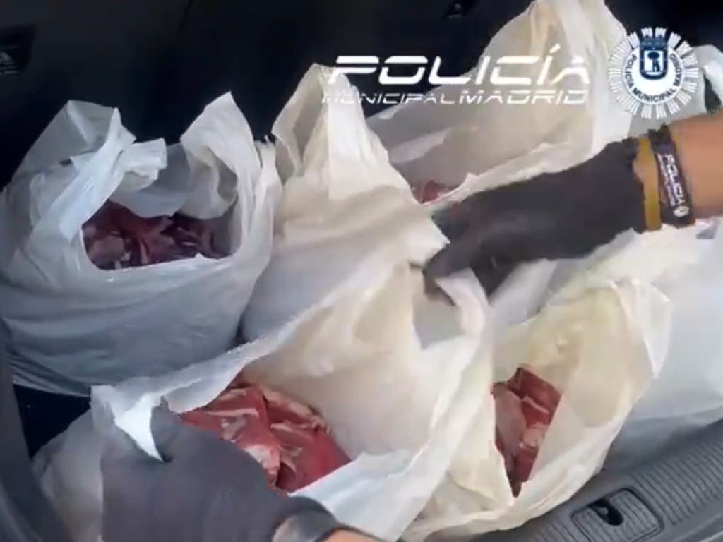 Intervienen en el maletero de un coche 70 kilos de carne sin refrigerar que iba a ser entregada en un restaurante en Madrid 