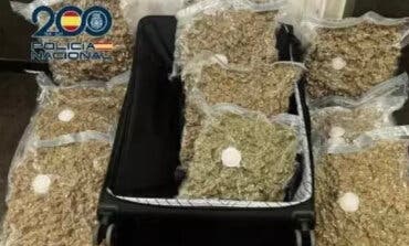 Dos detenidos en la estación de autobuses de Méndez Álvaro por llevar 27 kilos de marihuana en sus maletas