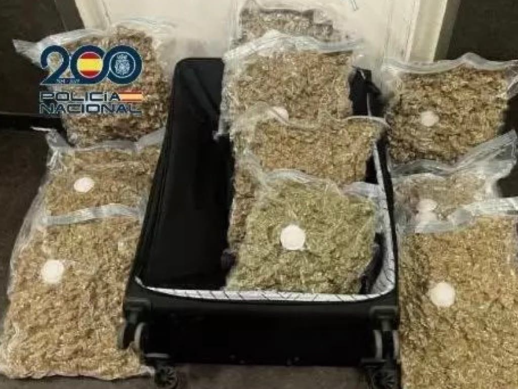 Dos detenidos en la estación de autobuses de Méndez Álvaro por llevar 27 kilos de marihuana en sus maletas