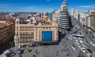 Desalojan la Plaza de Callao de Madrid por un falso aviso de hombres armados