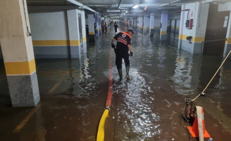La tormenta provoca una veintena de incidencias por inundaciones en Guadalajara 
