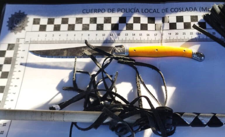 Dos armas prohibidas intervenidas y un detenido en Coslada por falsedad documental
