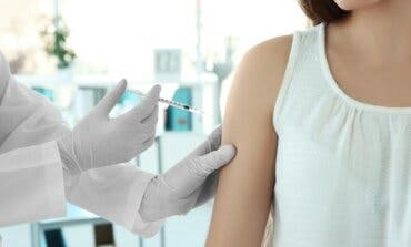 La Comunidad de Madrid amplía la vacunación del virus del papiloma a chicos de 13 a 18 años