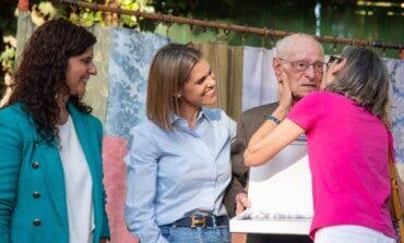 Alcalá de Henares homenajea a sus vecinos centenarios en un emotivo acto en el parque O’Donnell
