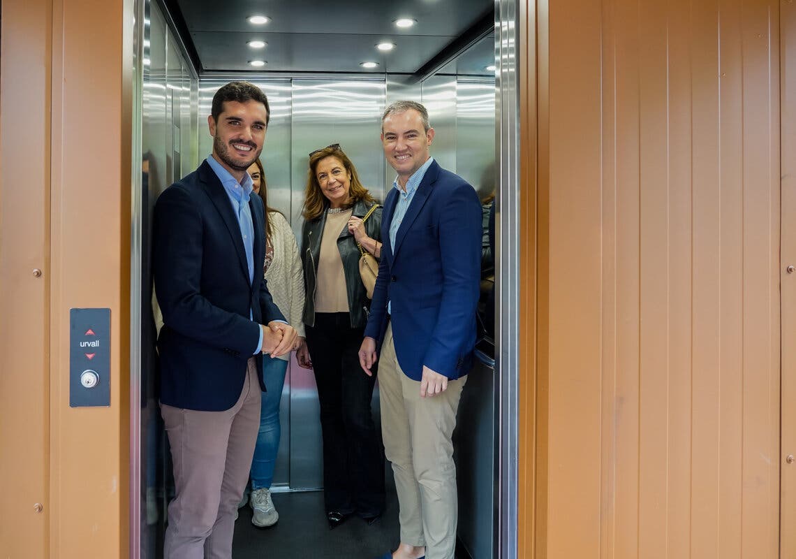 Torrejón mejora el Espacio Vital TORRAFAL para personas con Alzheimer instalando un nuevo ascensor adaptado 