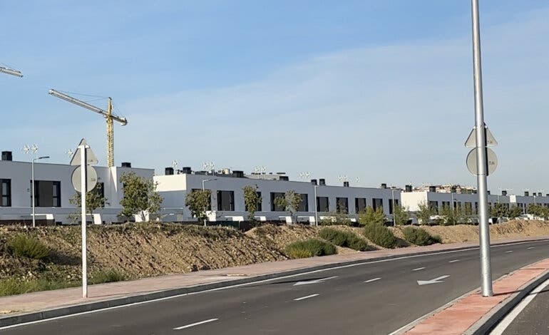 Los vecinos del nuevo barrio de Aldovea de Torrejón ya pueden contratar suministro eléctrico  