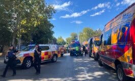 Dos heridos graves tras atropellar una moto a dos personas en Madrid 