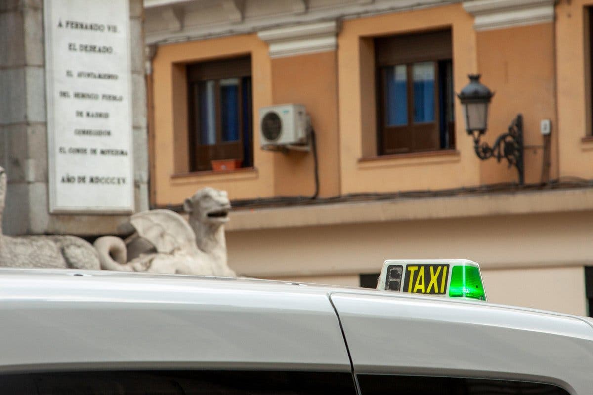 La Comunidad de Madrid lanza un «proyecto piloto de vigilancia avanzado» para aumentar la seguridad de los taxistas