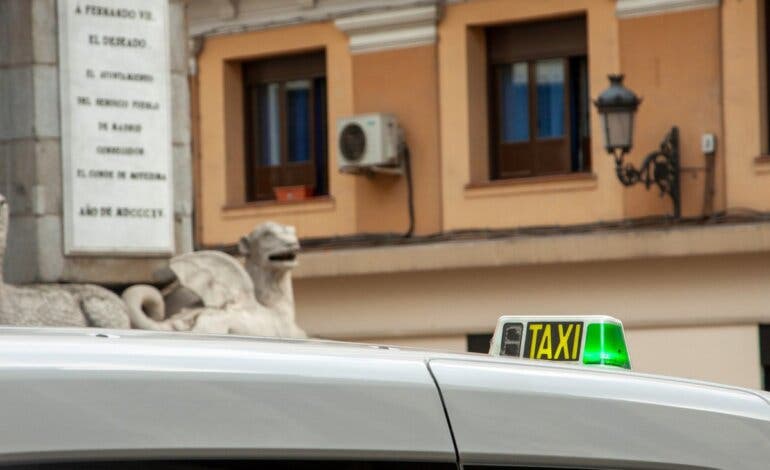 La Comunidad de Madrid lanza un «proyecto piloto de vigilancia avanzado» para aumentar la seguridad de los taxistas