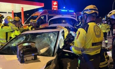 Un herido grave tras una colisión frontolateral entre dos coches en Villa de Vallecas