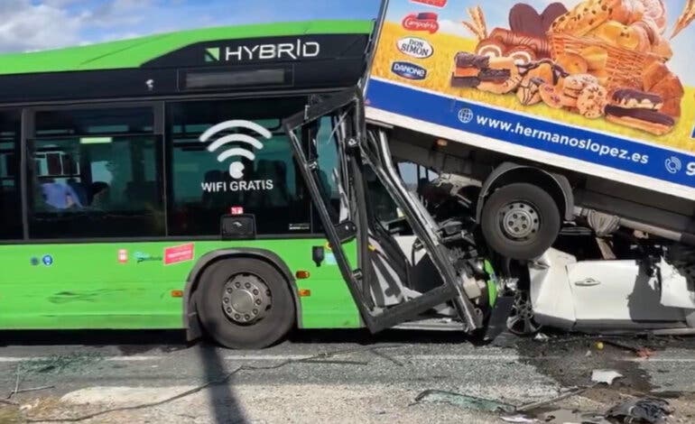 Impactante accidente múltiple con 10 heridos en la M-600