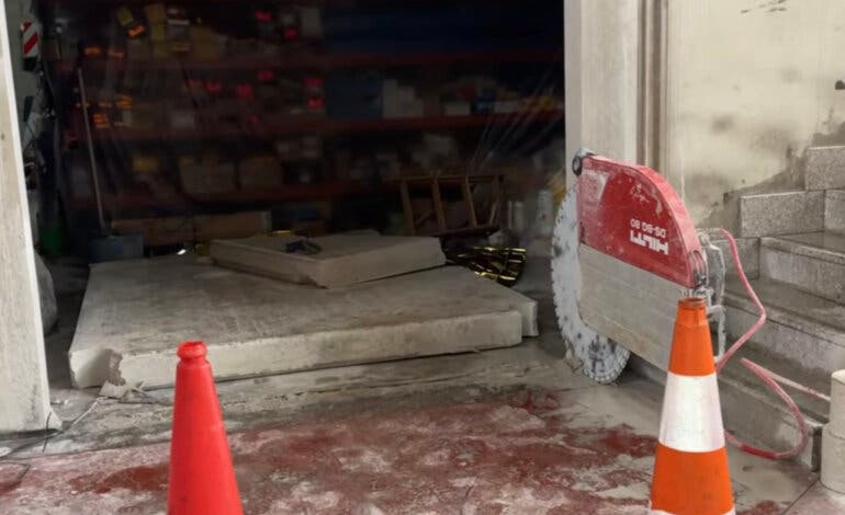 Muere un trabajador de 36 años al caerle encima una placa de hormigón en Leganés