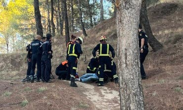 Rescatan en Alcalá de Henares a un hombre que había caído por un barranco 