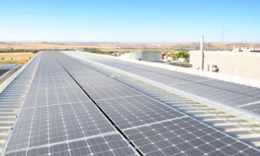 El Hospital de Torrejón instala 800 paneles solares sobre la cubierta del edificio