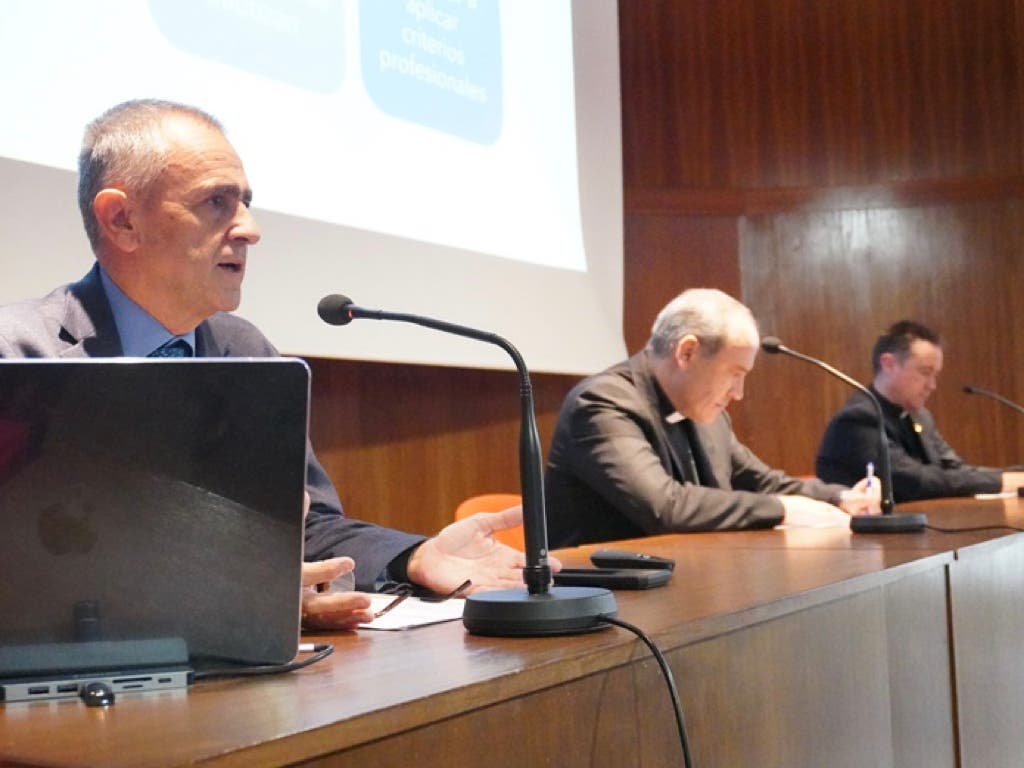 Los sacerdotes del Henares reciben pautas sobre economía para administrar sus parroquias