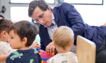 Madrid dará ayudas directas de 500, 750 y 1.000 euros por hijo nacido a partir de junio de 2025