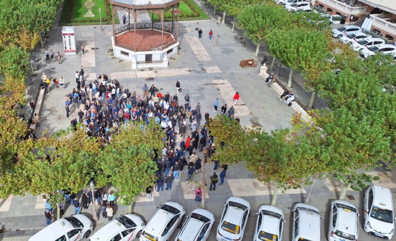 Alcalá y Torrejón, unidas por el dolor tras el asesinato de Isidro, el taxista acuchillado por un menor 