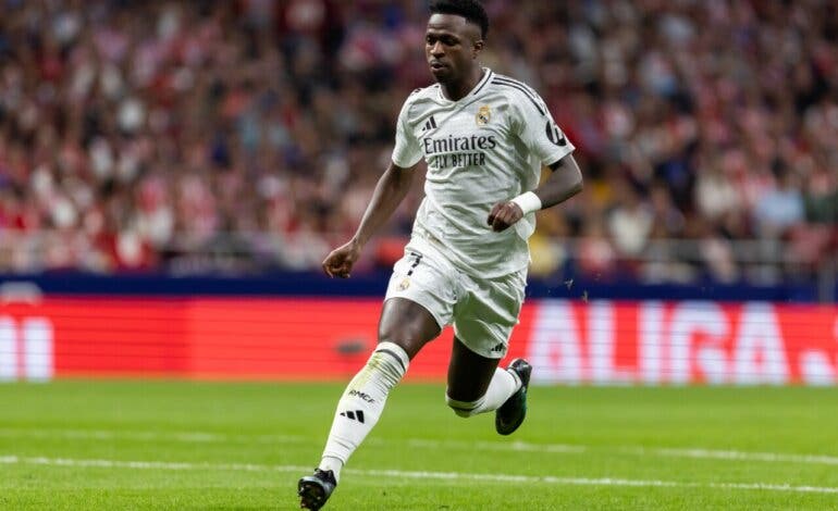 Cuatro detenidos por incitar al odio contra Vinícius en redes sociales antes del derbi 