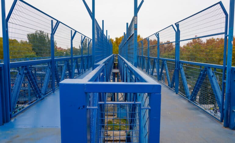 Torrejón amplía los aseos del Parque de Ocio y mejora la pasarela central 