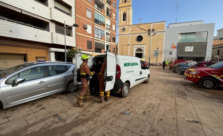 Mercadona entrega más de 300 toneladas de alimentos para los afectados por la DANA