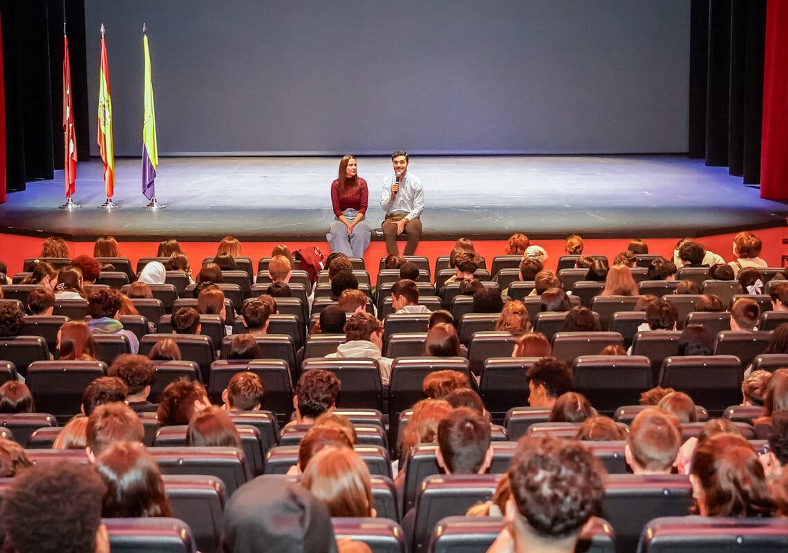Torrejón conmemora el Día Internacional Contra la Violencia de Género con los más jóvenes 