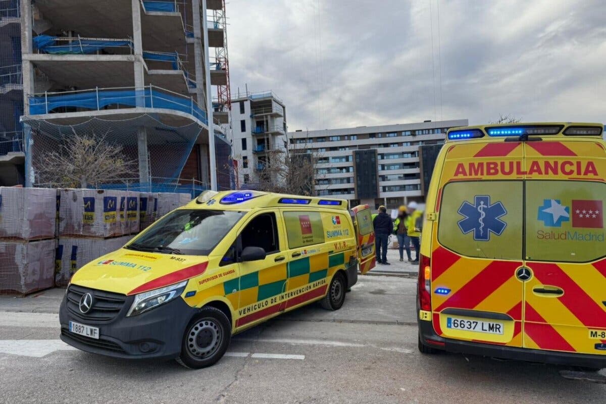 Herido grave un trabajador en Madrid tras caer por un hueco de cuatro metros de altura  