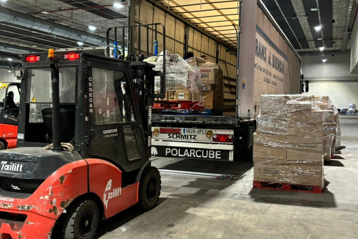 Las donaciones de los madrileños siguen llegando a Valencia: ya se han enviado 1.379 palés 