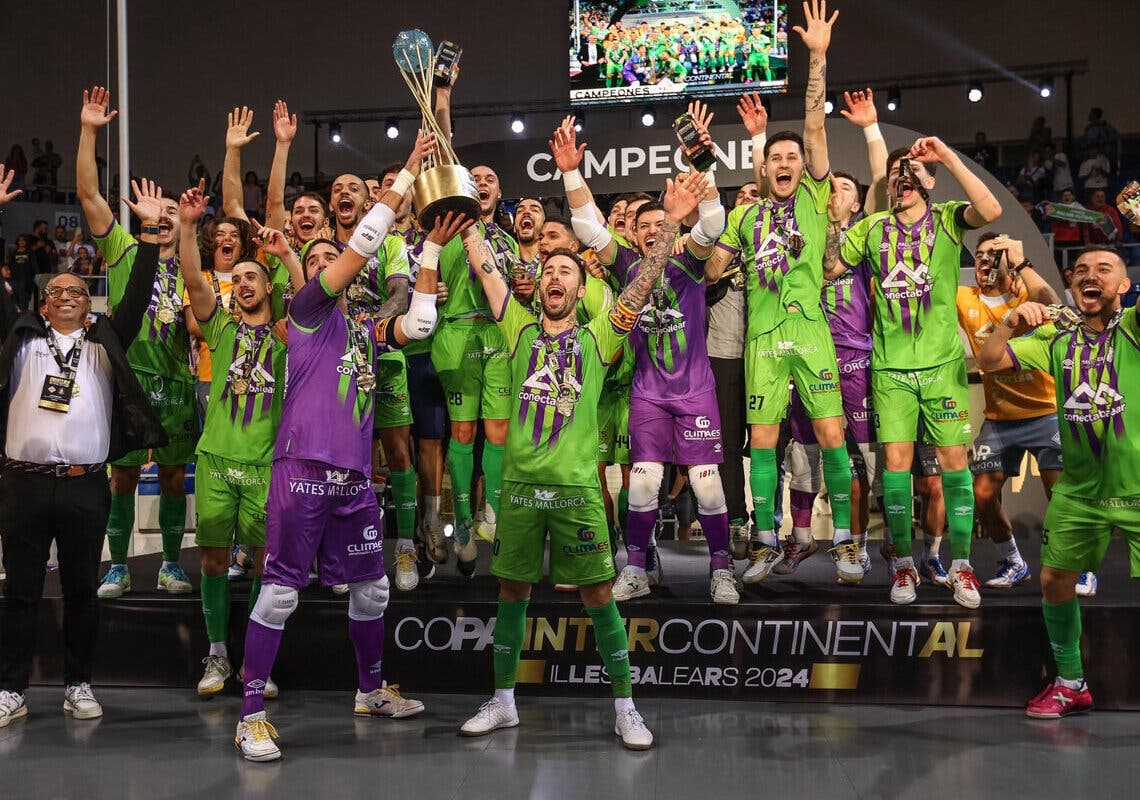 El torrejonero Mario Rivillos se proclama campeón Intercontinental de fútbol sala con su equipo