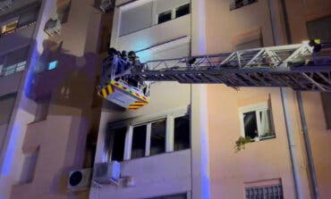 Ocho heridos en el incendio de una vivienda en Carabanchel