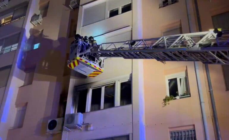 Ocho heridos en el incendio de una vivienda en Carabanchel