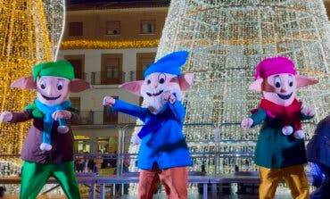 Ya es Navidad en Torrejón… así fue la inauguración de la Plaza de los Guachis
