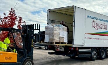 Un total de 45 vehículos trasladan 917 palés de ayuda de los madrileños hacia Valencia