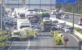 Un accidente provoca el corte total de la A-2 en Torrejón de Ardoz